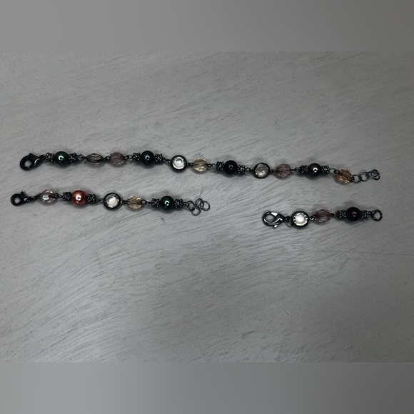 Two jewel tone beaded faux pearl bracelets for girls or for very small wrists. - Picture 10 of 11